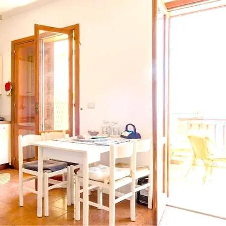 Charming Seaside House In With Terrace Διαμέρισμα