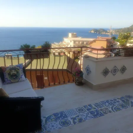 Διαμέρισμα Charming Seaside House In With Terrace