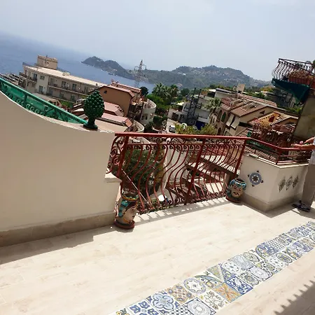 Διαμέρισμα Charming Seaside House In With Terrace